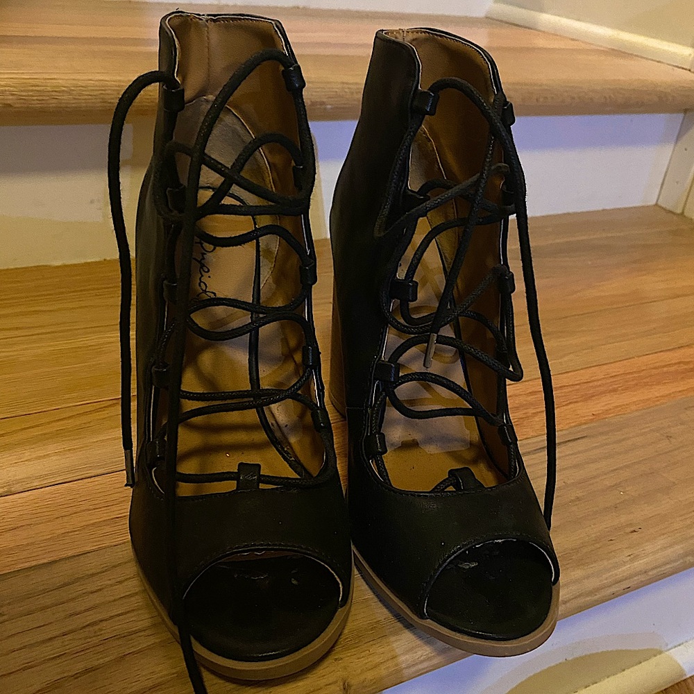 Lace up chunky heels